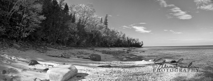 BD109-Lake-Superior-Beach-pano-grey.jpg