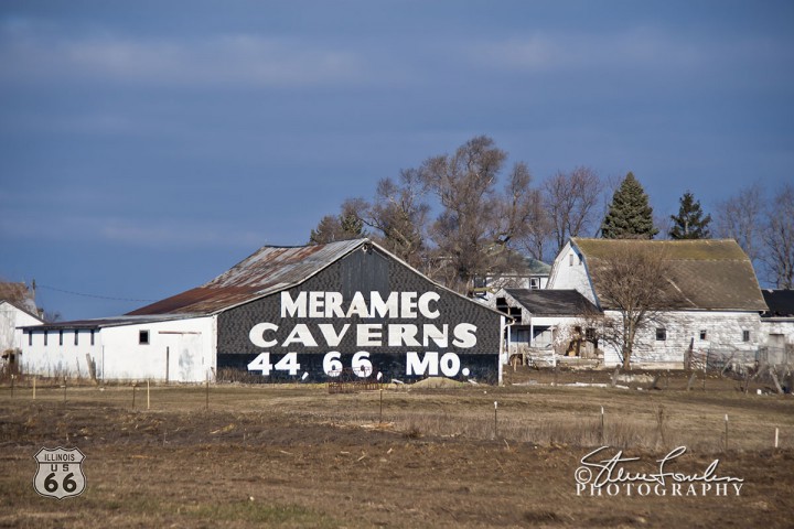 012-Meramec-Cavern-Barn-Pontiac-IL1.jpg